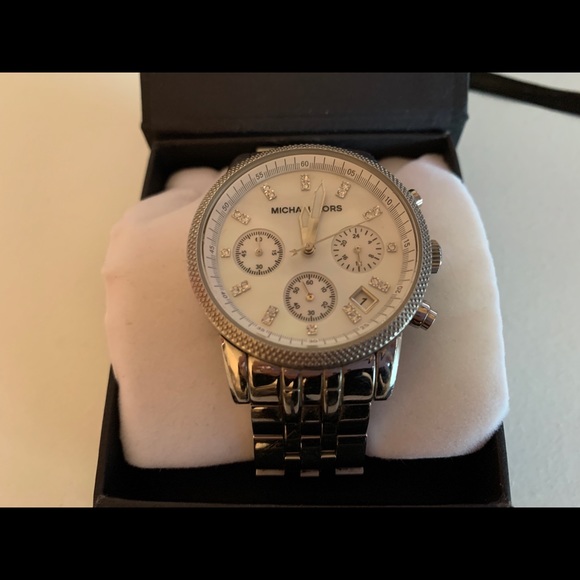 Michael Kors silver quartz rhinestone watch - Picture 2 of 5